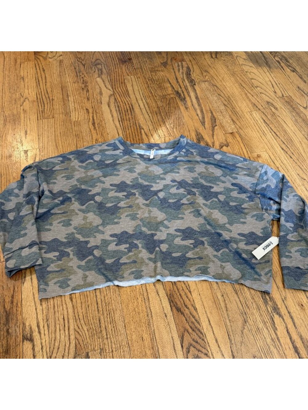 TRESICS WOMENS TENCIL CAMO CAMOFLAUGE T SHIRT NEW SIZE LARGE